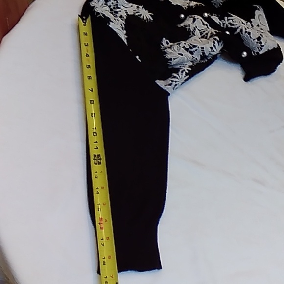 Karl Lagerfeld Black White Floral Crochet Lace Front Cropped Cardigan Sweater - Picture 11 of 13